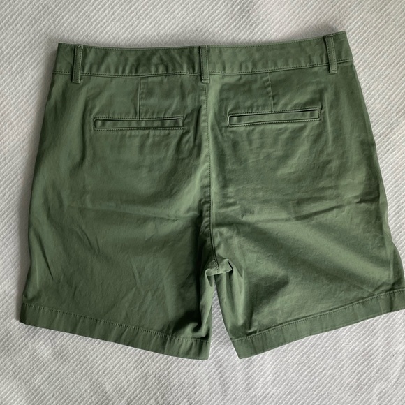 Worn Once LL Bean Chino Shorts - Picture 2 of 6